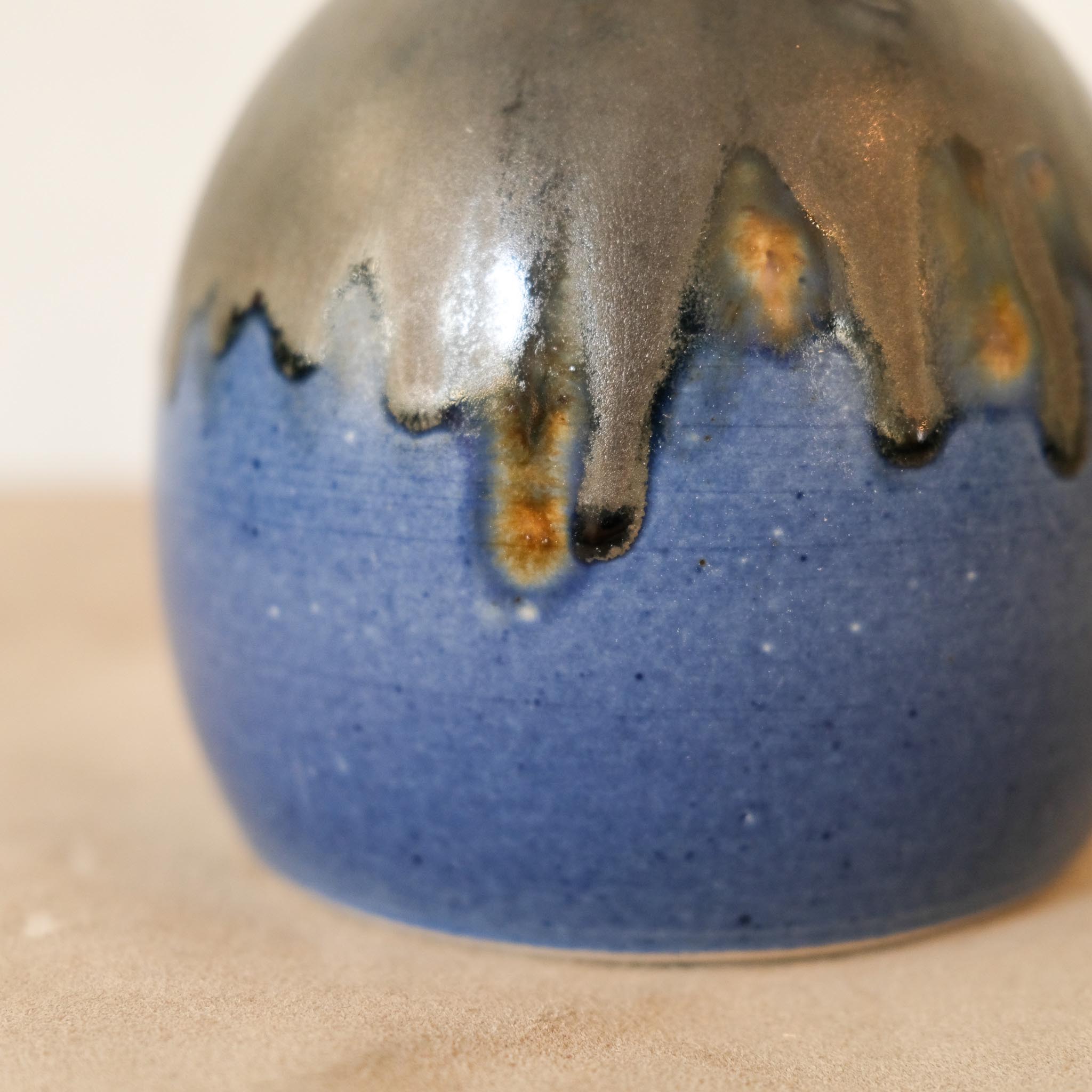 Ceramic Blue Vase/ 陶器製青い花器