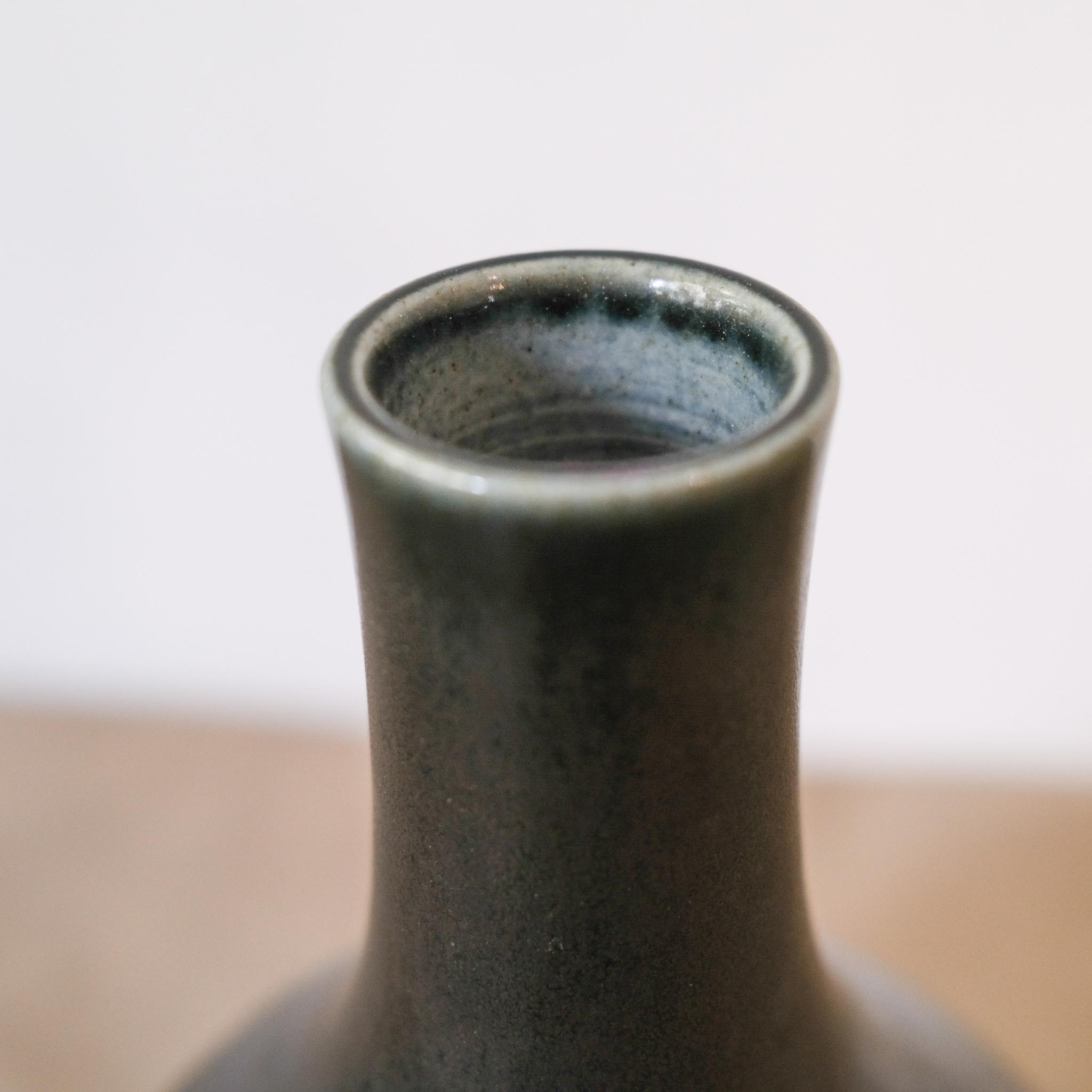 Ceramic Blue Vase/ 陶器製青い花器