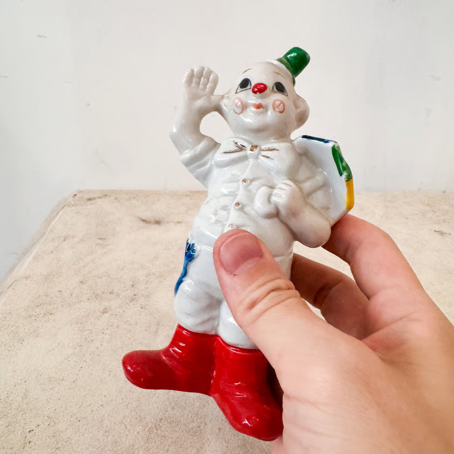 pottery clown / 陶器のピエロ