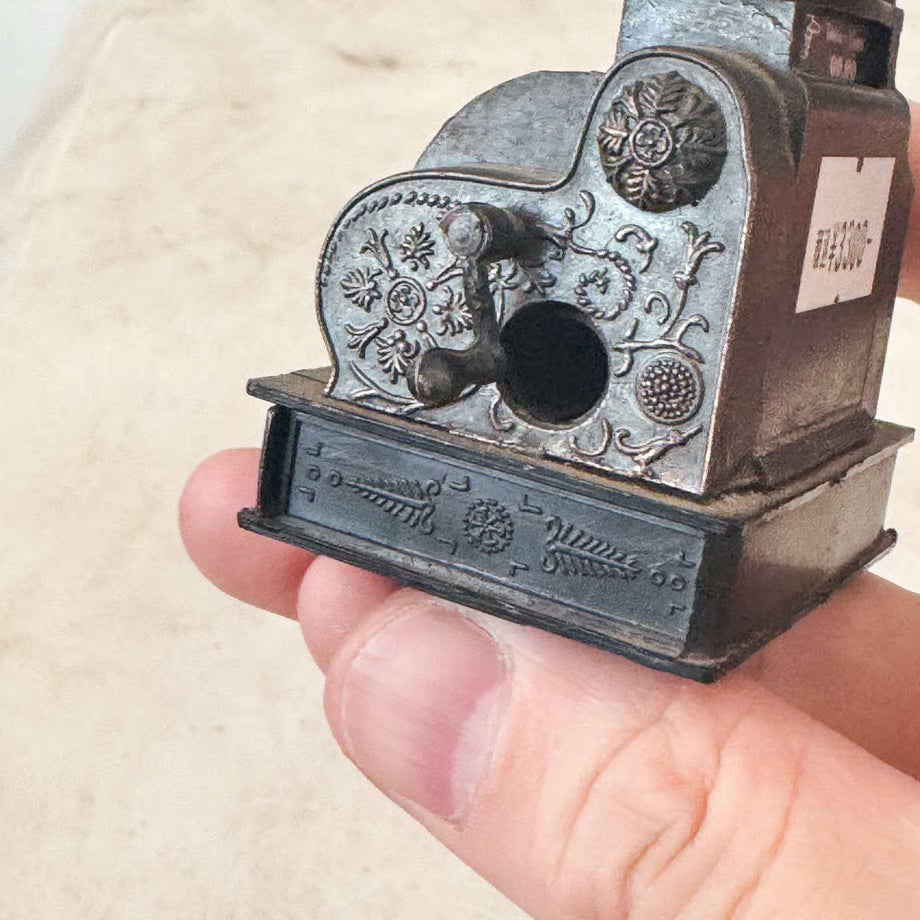 Cash Register Pencil Sharpener / レジ型の鉛筆削り