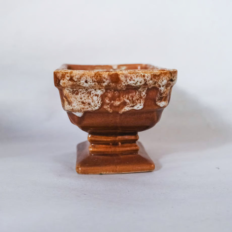 Pottery Pot / 陶器の器