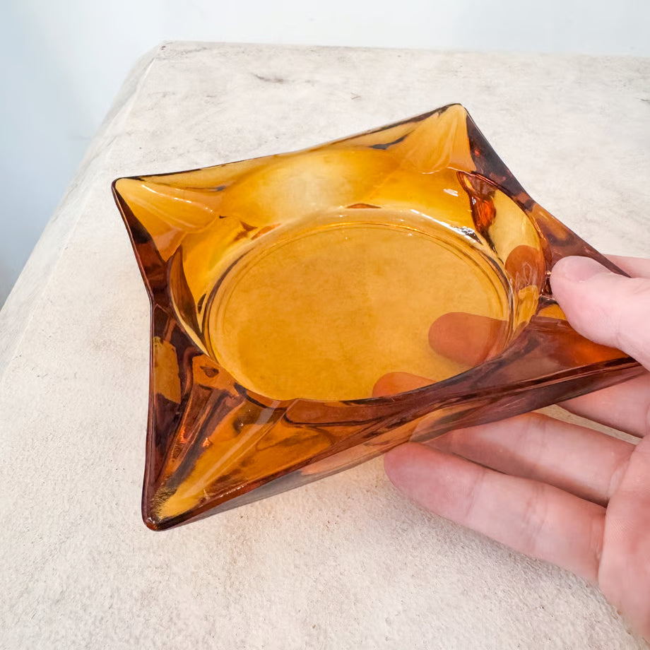 Glass Ashtray / ガラスの灰皿