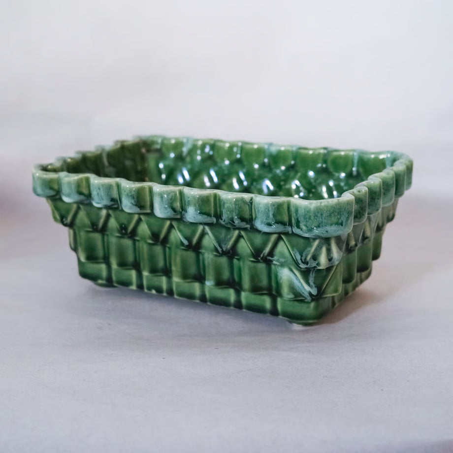 Gleen Pottery Pot / 緑の陶器の器