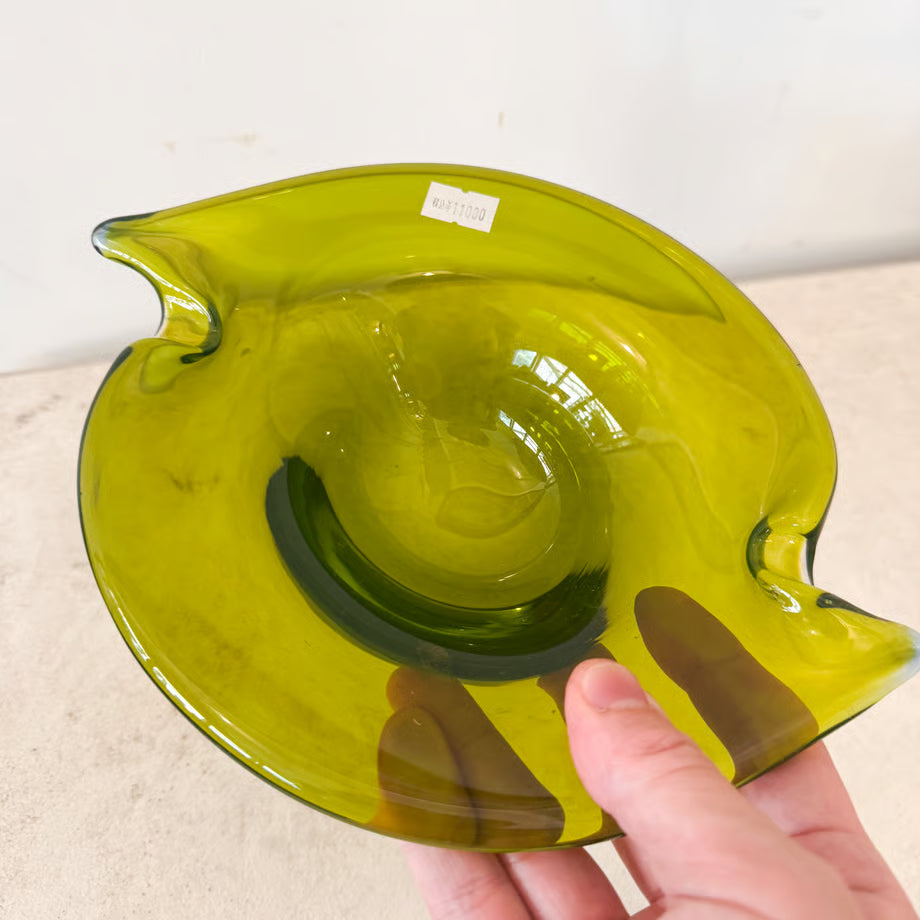 Glass Ashtray / ガラスの灰皿