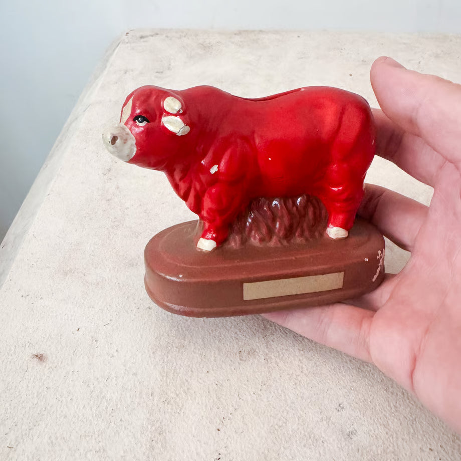 Pottery Cow / 陶器の牛