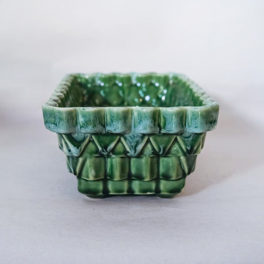 Gleen Pottery Pot / 緑の陶器の器