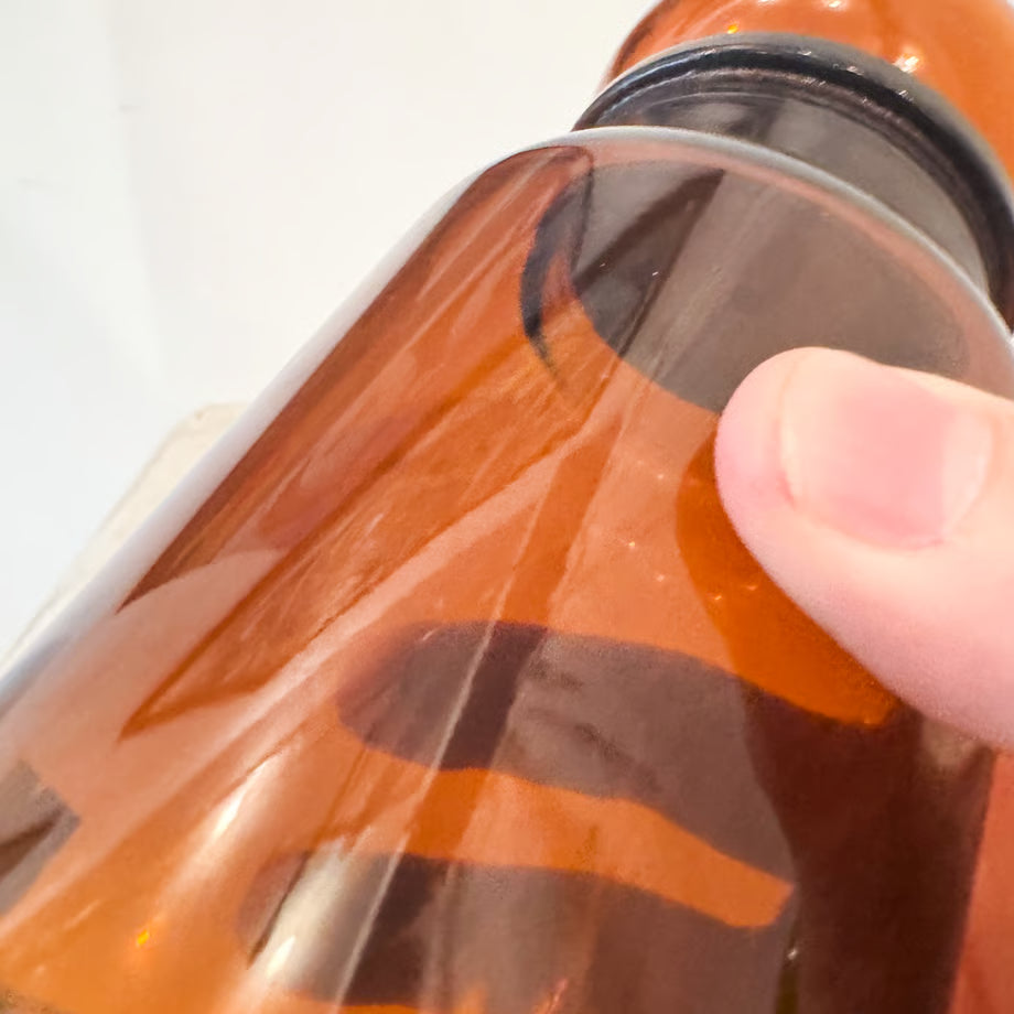 Glass Jar With Lid / ガラスの蓋付き瓶