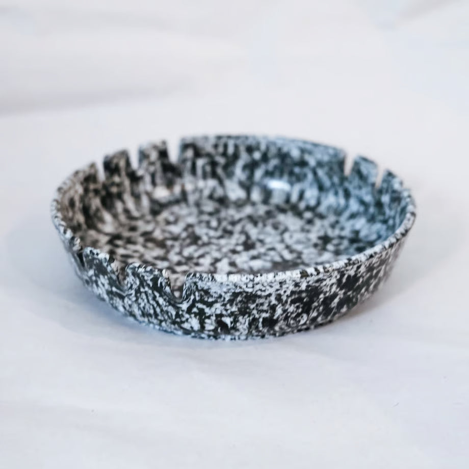 Melamine Ashtray / メラミンの灰皿