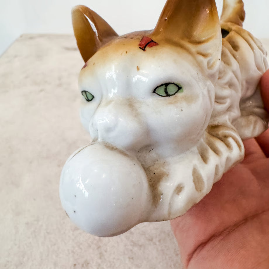 Pottery Cat / 陶器製猫の置物