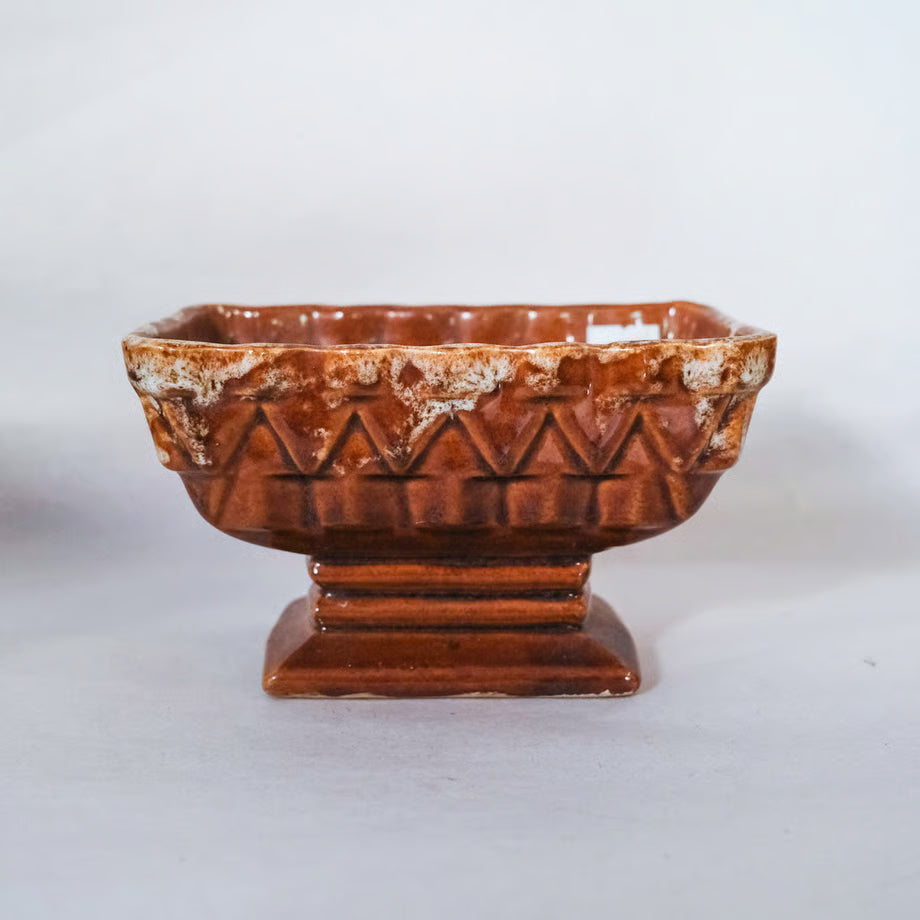 Pottery Pot / 陶器の器