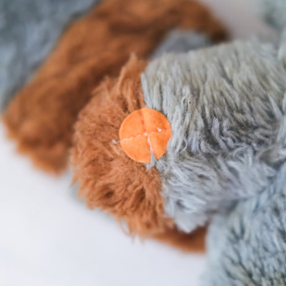 Raccoon Stuffed Animal / アライグマのぬいぐるみ