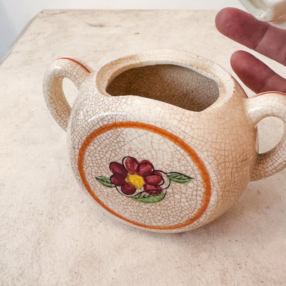 Pottery Pot / 陶器のポット