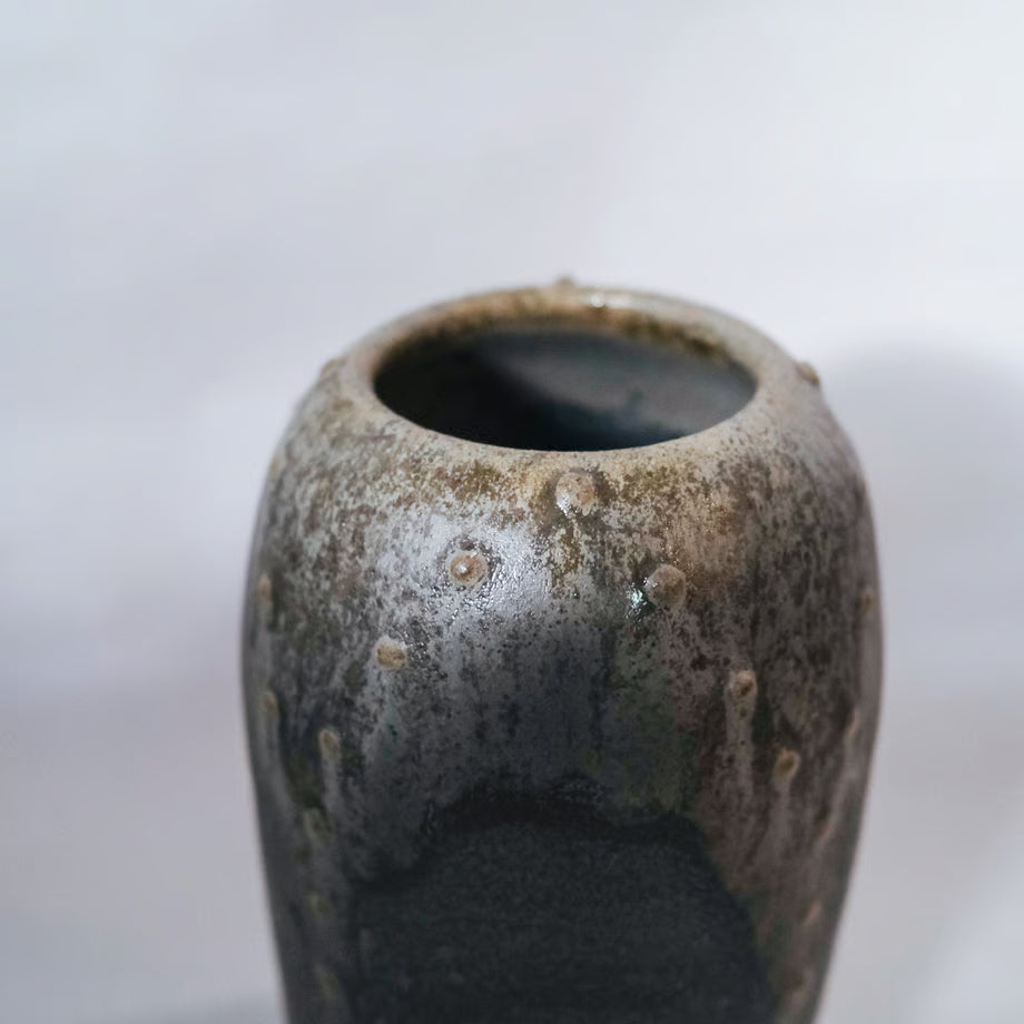 Pottery Vase / 陶器の花器