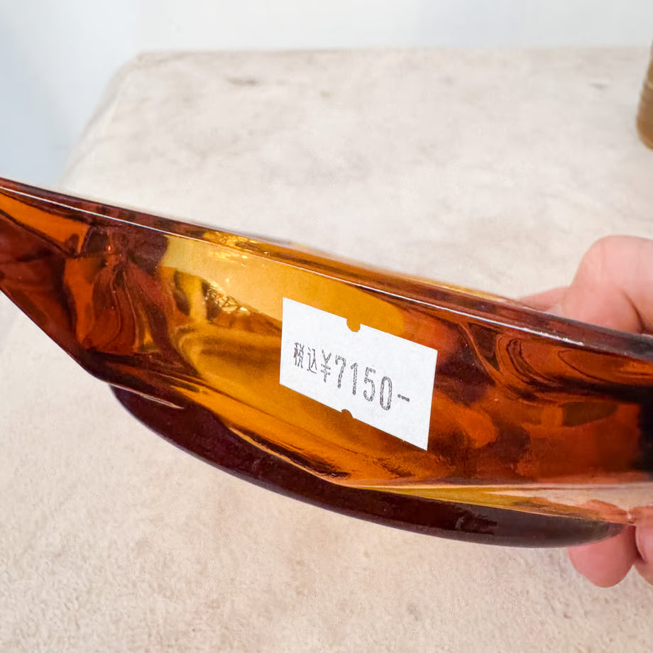 Glass Ashtray / ガラスの灰皿