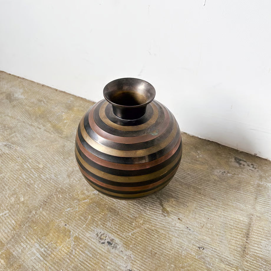 Metal Vase / 金属の花器