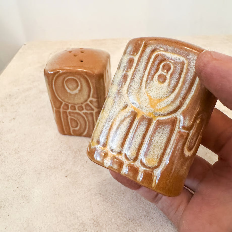 Frankoma Pottery S&P Set / Frankoma窯のS &P セット