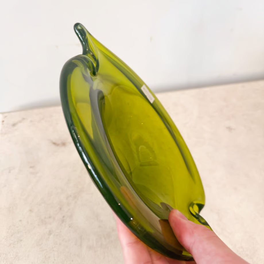 Glass Ashtray / ガラスの灰皿