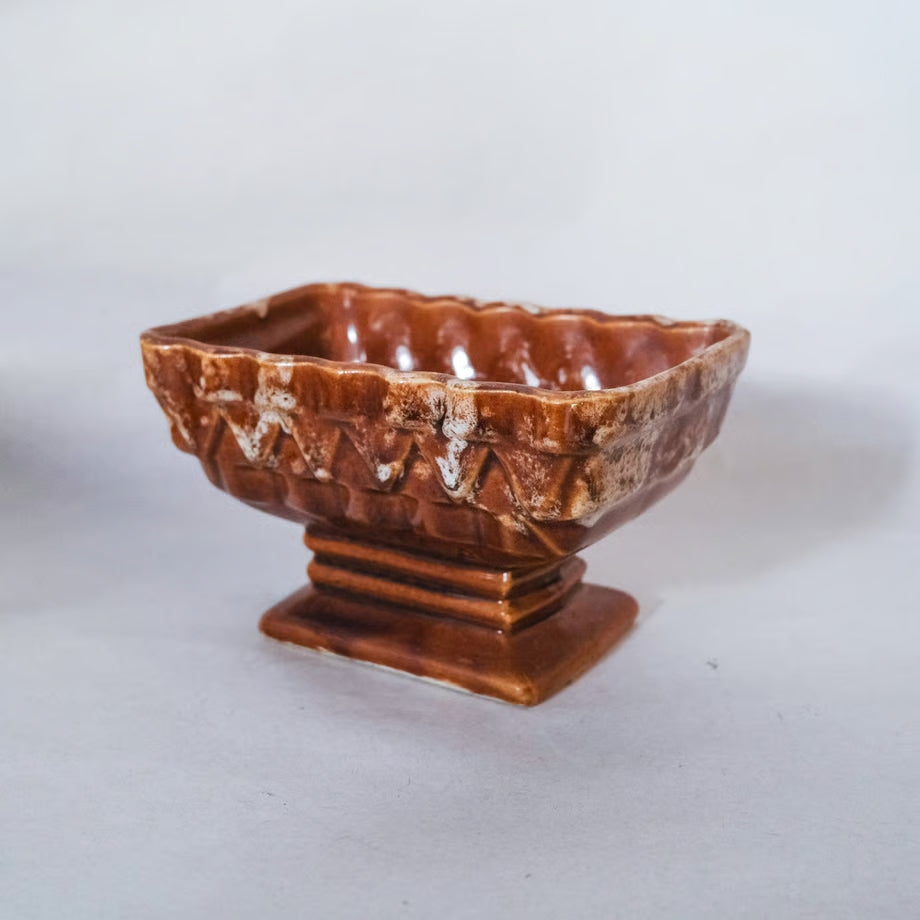 Pottery Pot / 陶器の器