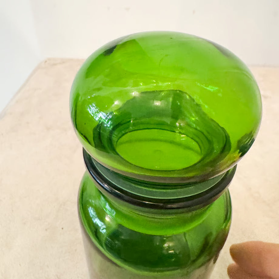 Glass Jar With Lid / ガラスの蓋付き瓶