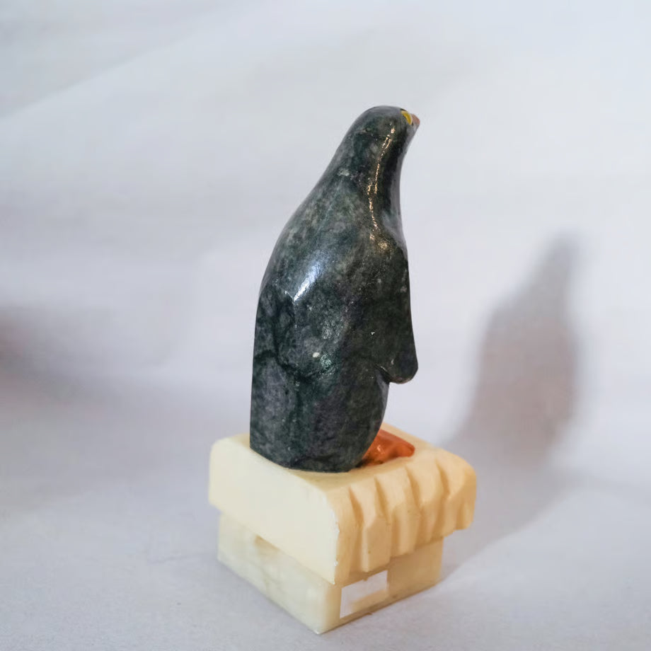 Stone Penguin / 石のペンギン