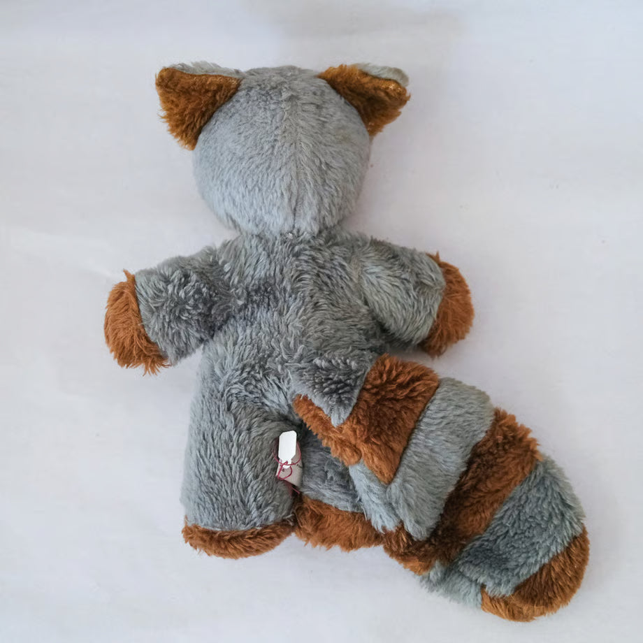 Raccoon Stuffed Animal / アライグマのぬいぐるみ