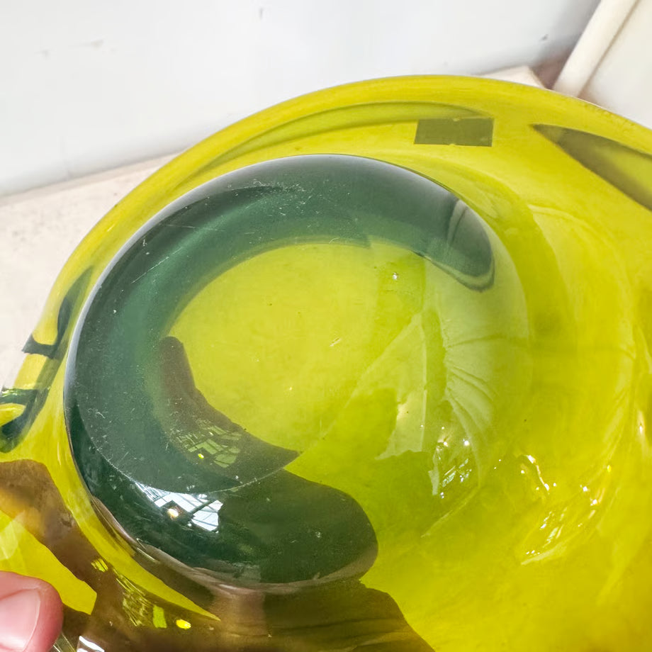 Glass Ashtray / ガラスの灰皿