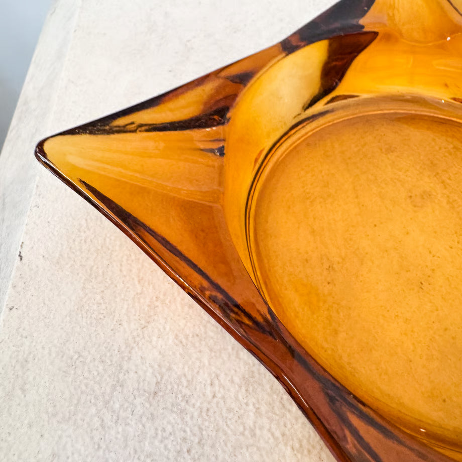 Glass Ashtray / ガラスの灰皿