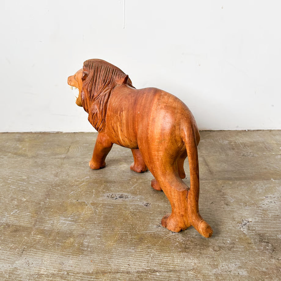 Wood Carving Lion / 木彫りのライオン