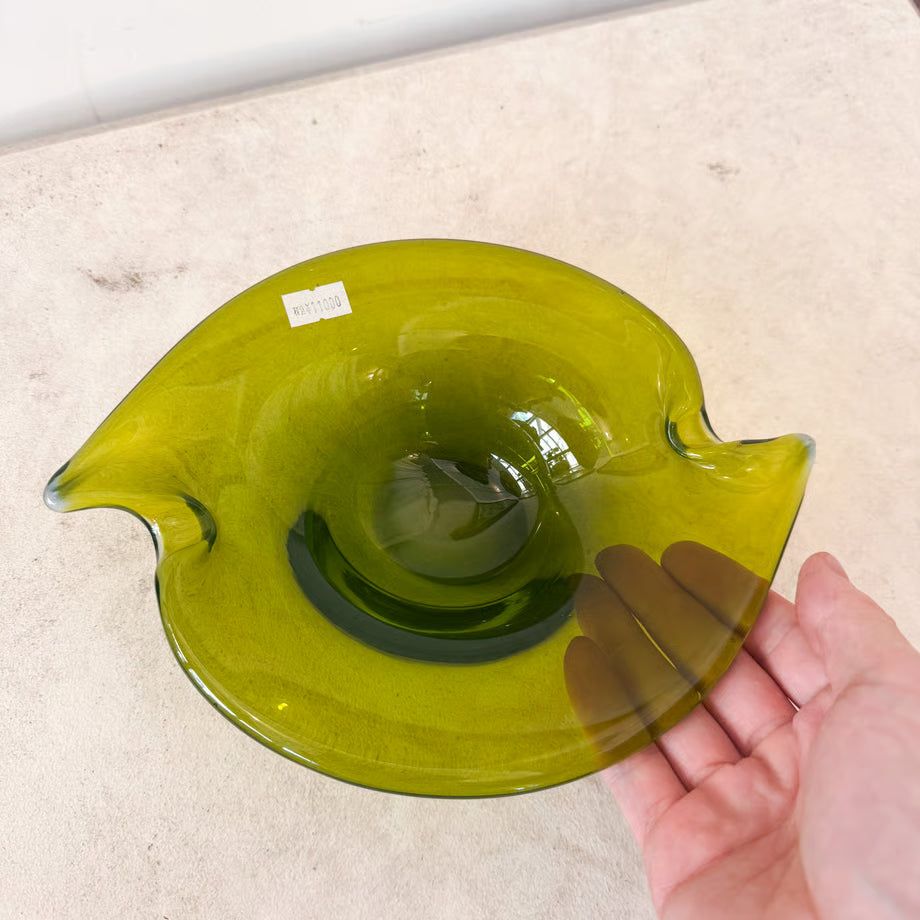 Glass Ashtray / ガラスの灰皿
