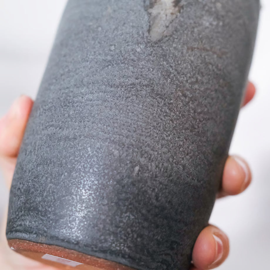Pottery Vase / 陶器の花器