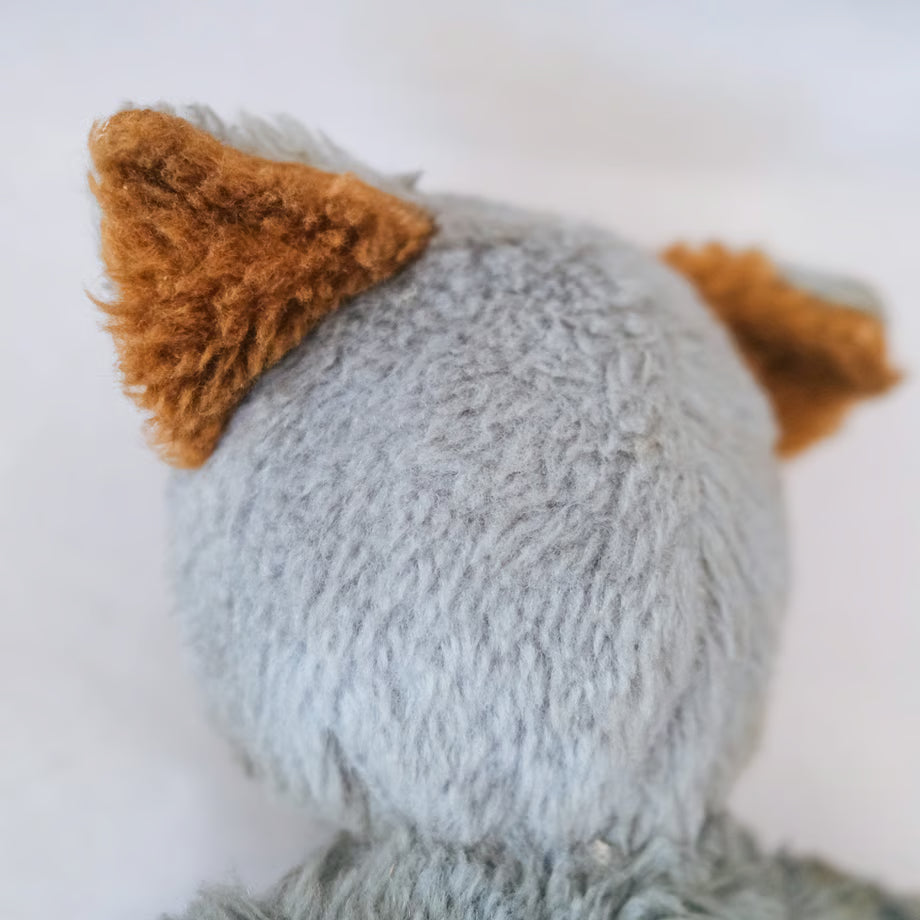 Raccoon Stuffed Animal / アライグマのぬいぐるみ