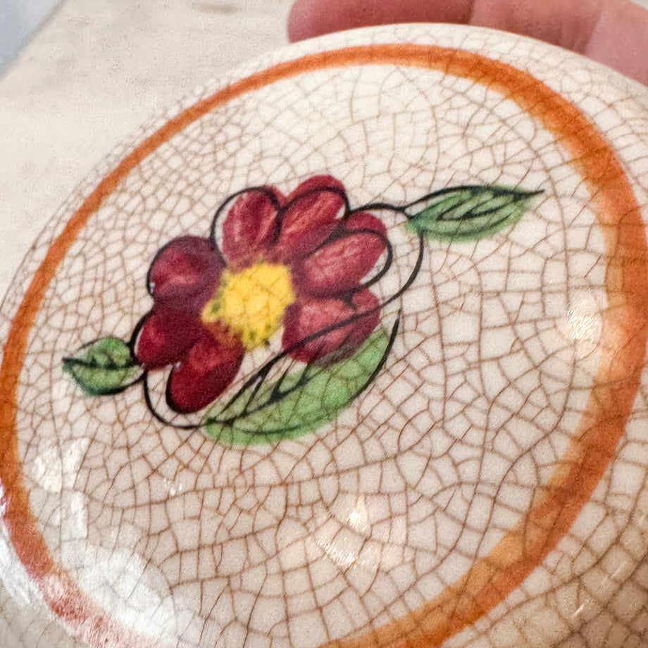 Pottery Pot / 陶器のポット