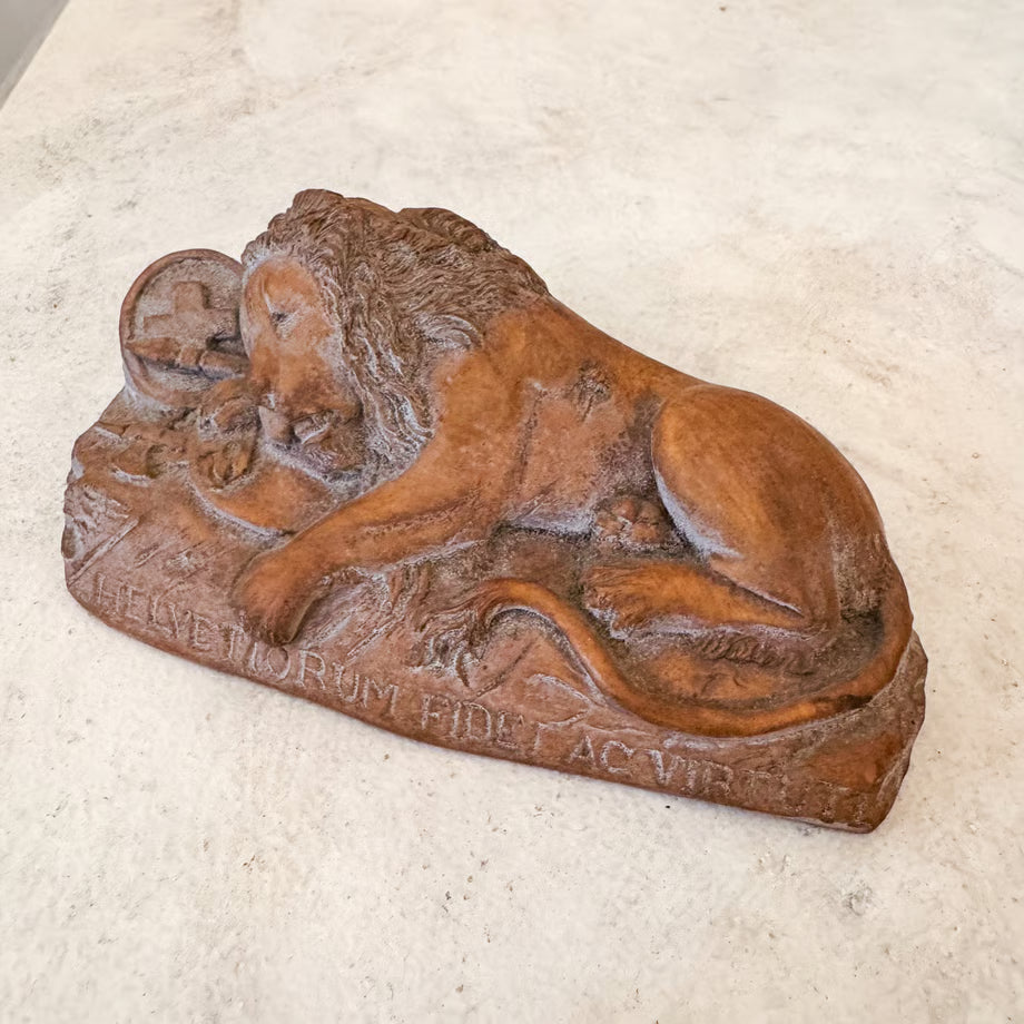 Lion Monument / 瀕死のライオン