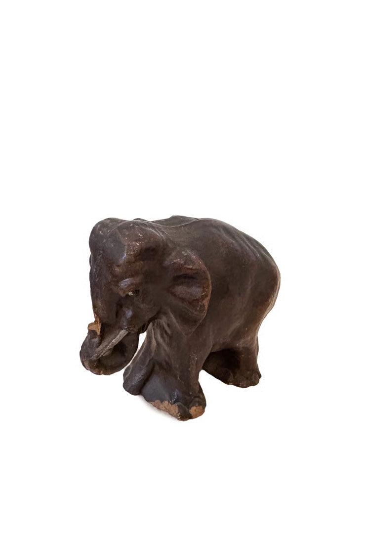 Wooden Elephant / 木製の像の置物