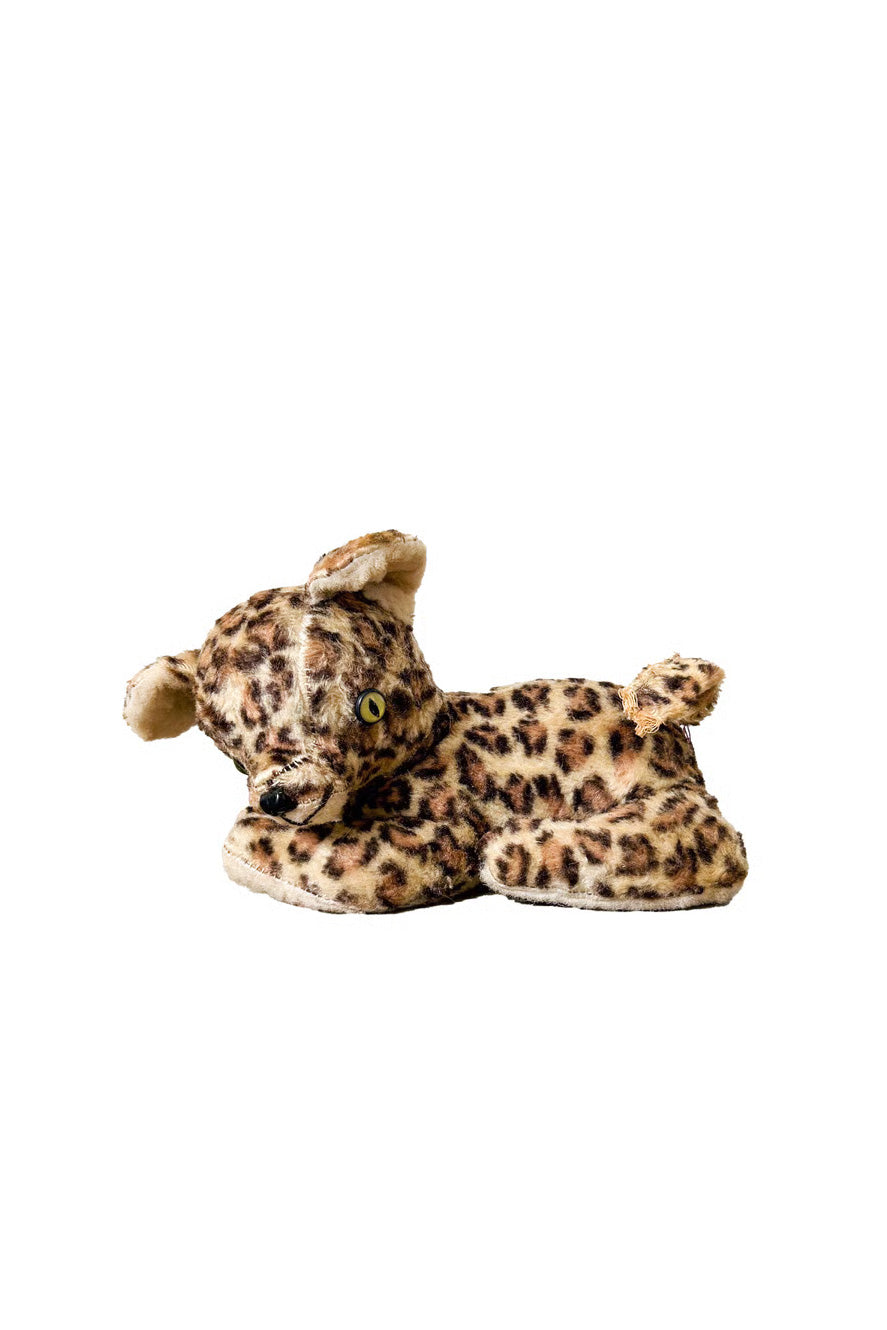 Leopard Stuffed Animal / ヒョウのぬいぐるみ