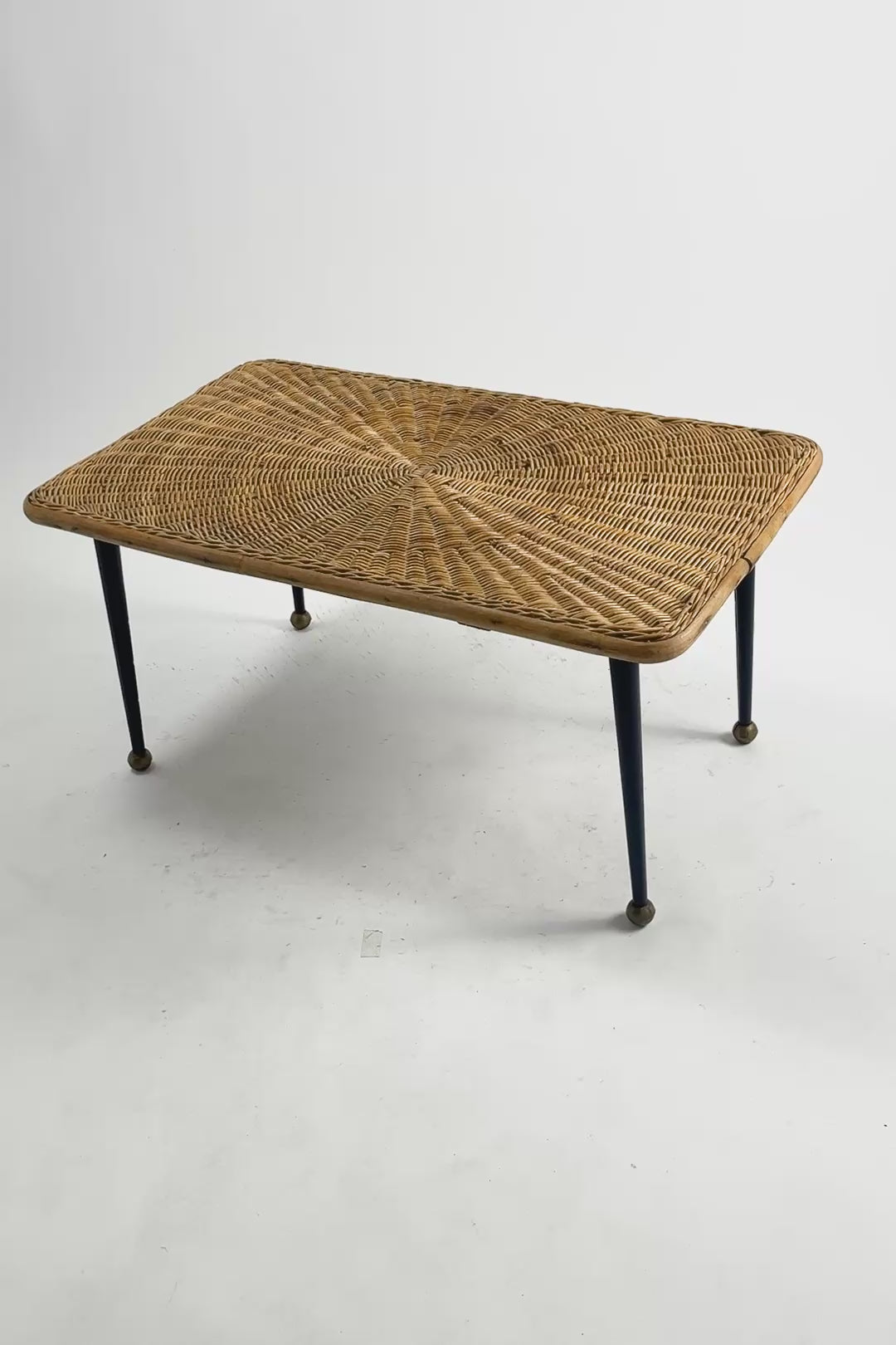 ビデオを読み込む: Rattan Low Table / ラタン ローテーブル