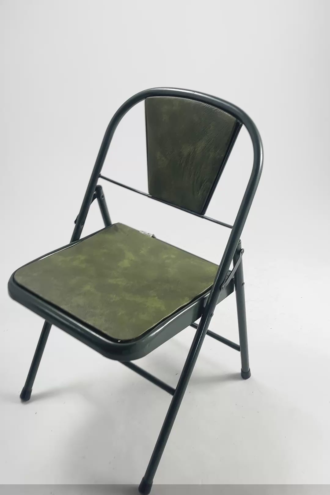 ビデオを読み込む: Green Fabric Folding Chair / 緑ファブリック 折りたたみイス