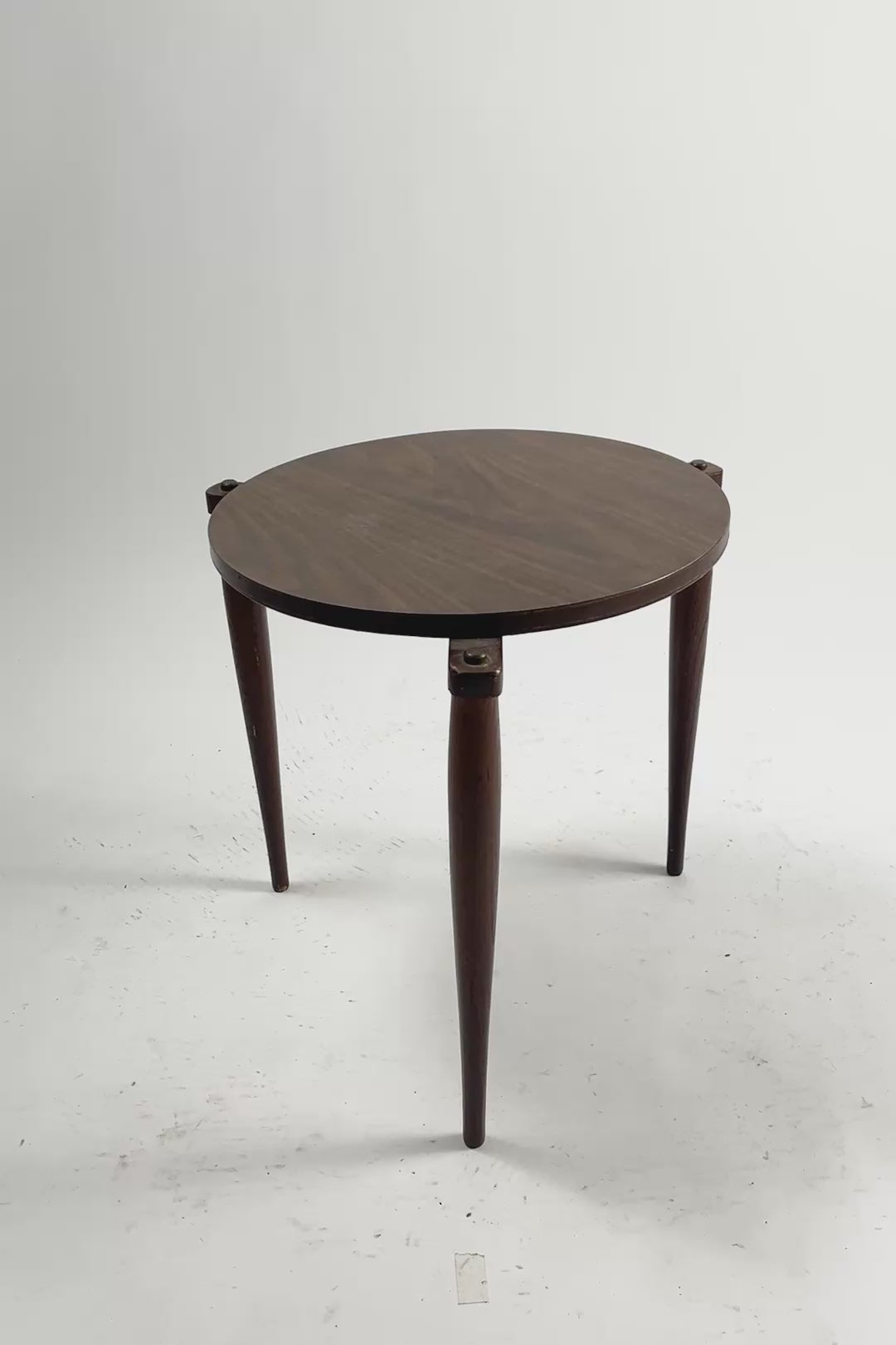 ビデオを読み込む: Round Side Table / ラウンド サイドテーブル