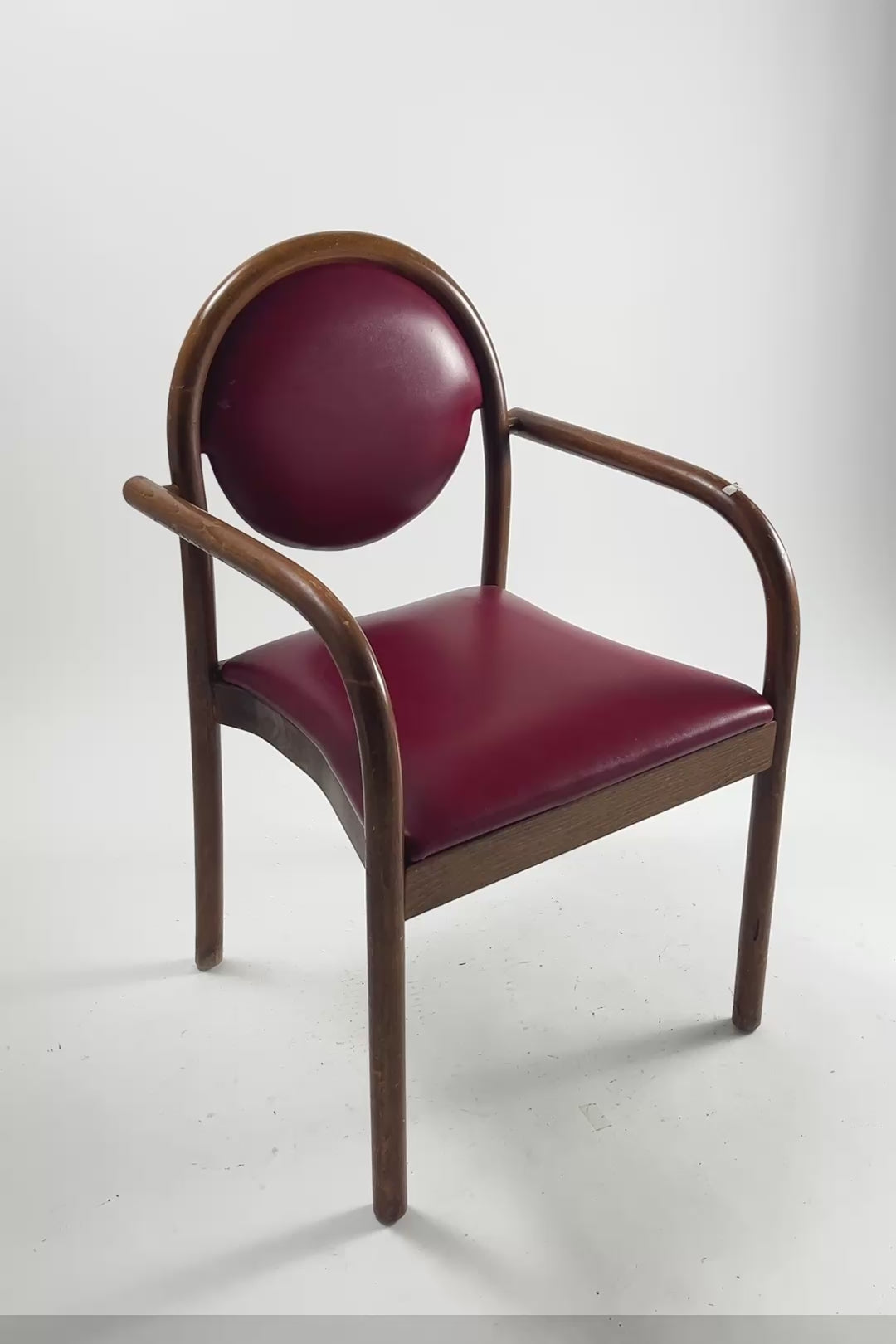 ビデオを読み込む: Armchair with Red Faux Leather / レッドフェイクレザー アームチェア