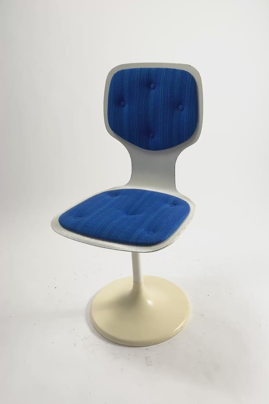 ビデオを読み込む: Spacey Chair / スペイシーチェア