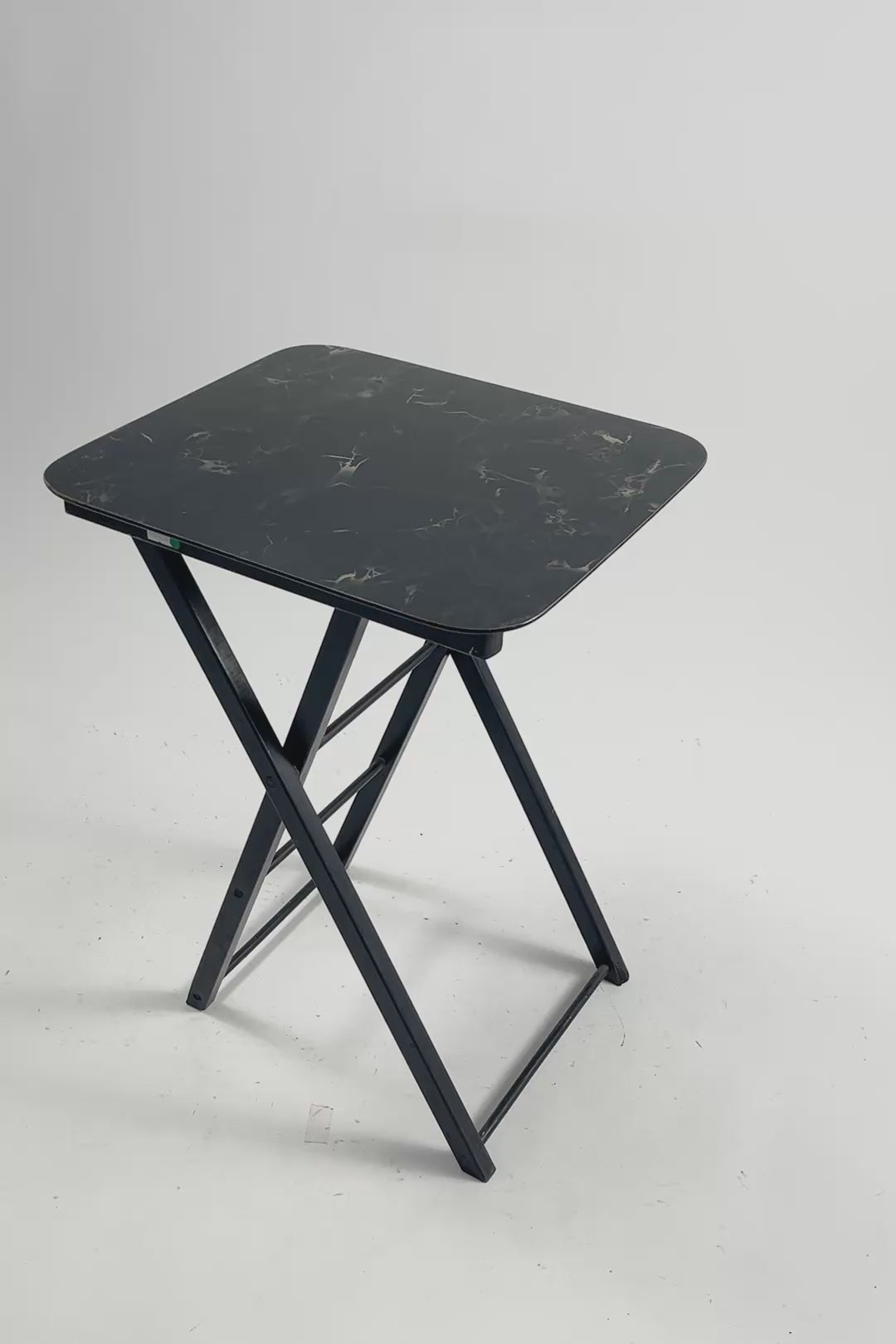 Load video: Folding Side Table by Artex-Green Corp / 折りたたみ サイドテーブル