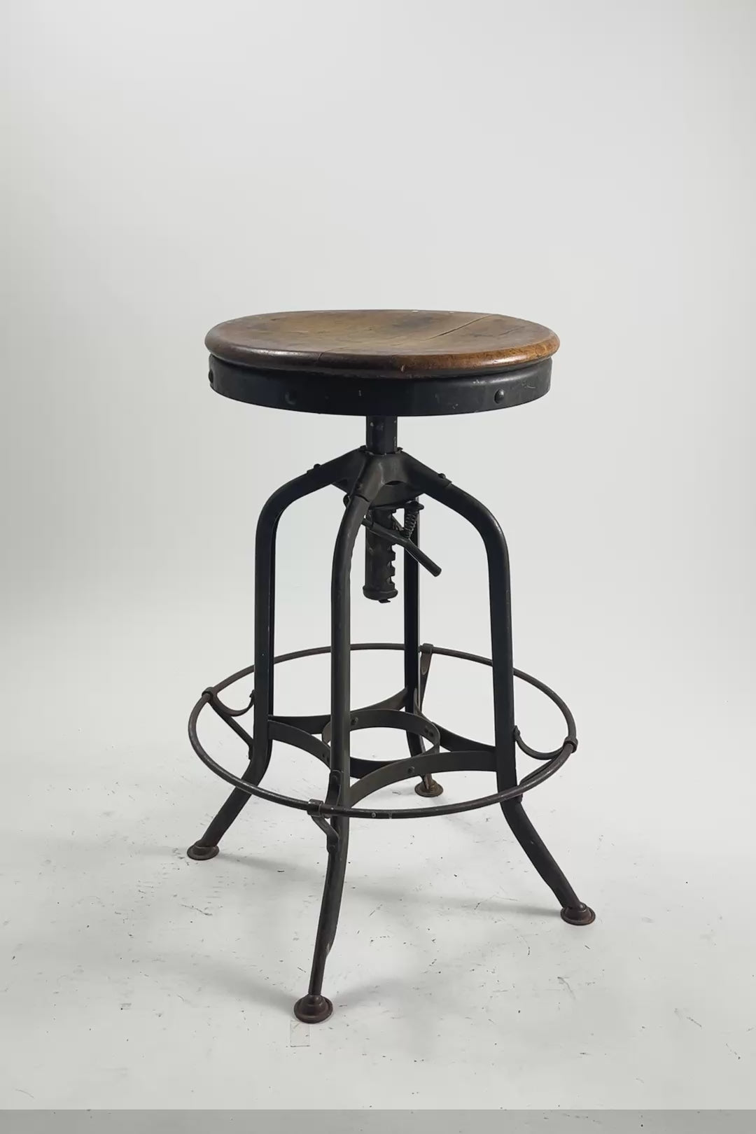 Load video: Toledo High Stool / トレド ハイスツール
