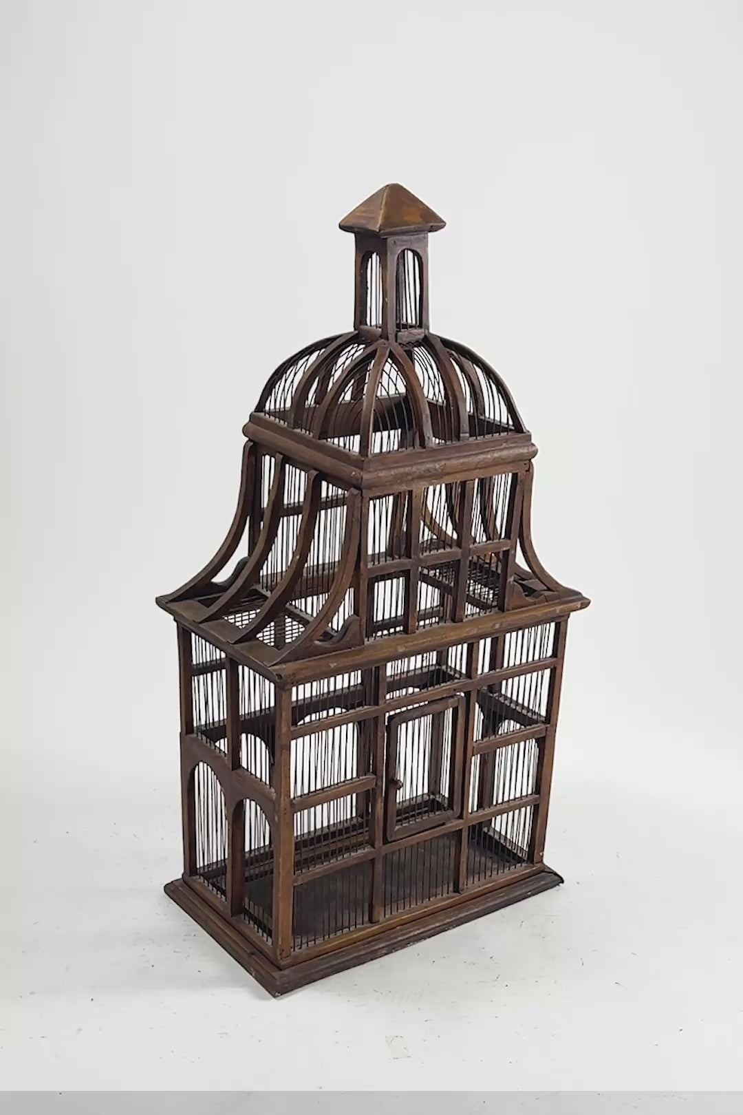 ビデオを読み込む: Wooden Birdcage / 木製とりかご