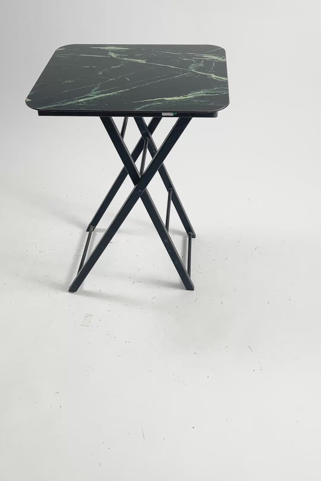 Load video: Folding Side Table Green &amp; Black / 折りたたみ サイドテーブル (グリーン &amp; 黒天板)