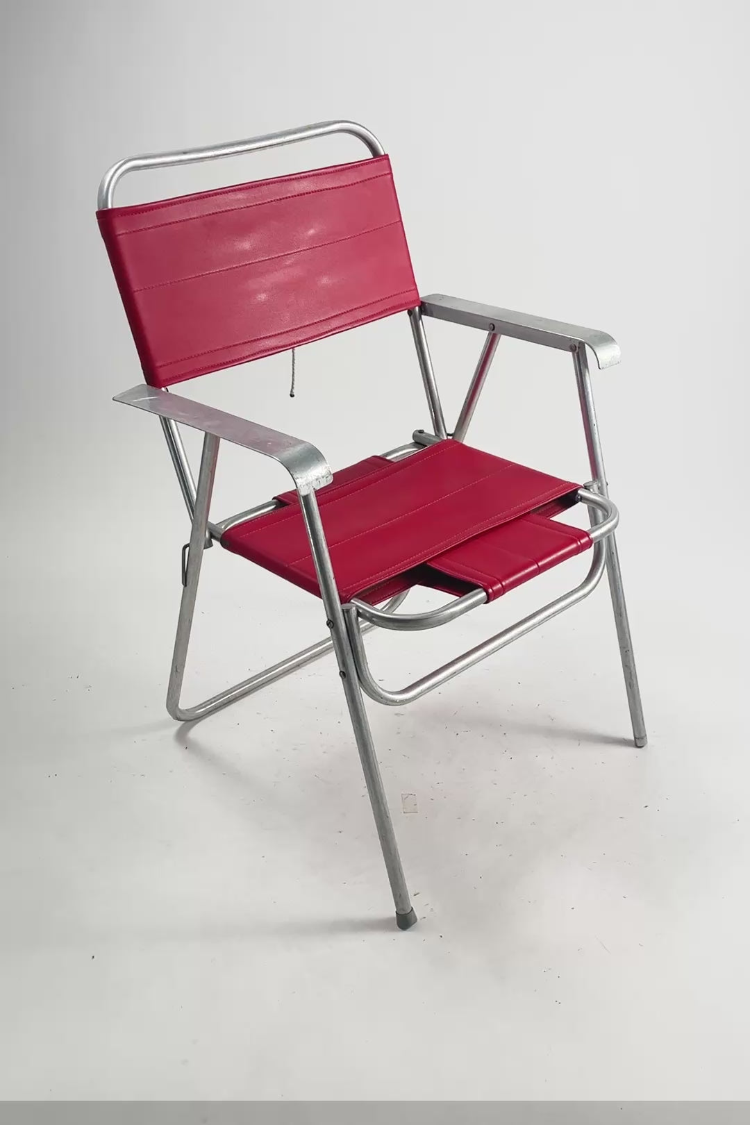 ビデオを読み込む: Armchair Folding Chair / アーム付き折りたたみ椅子