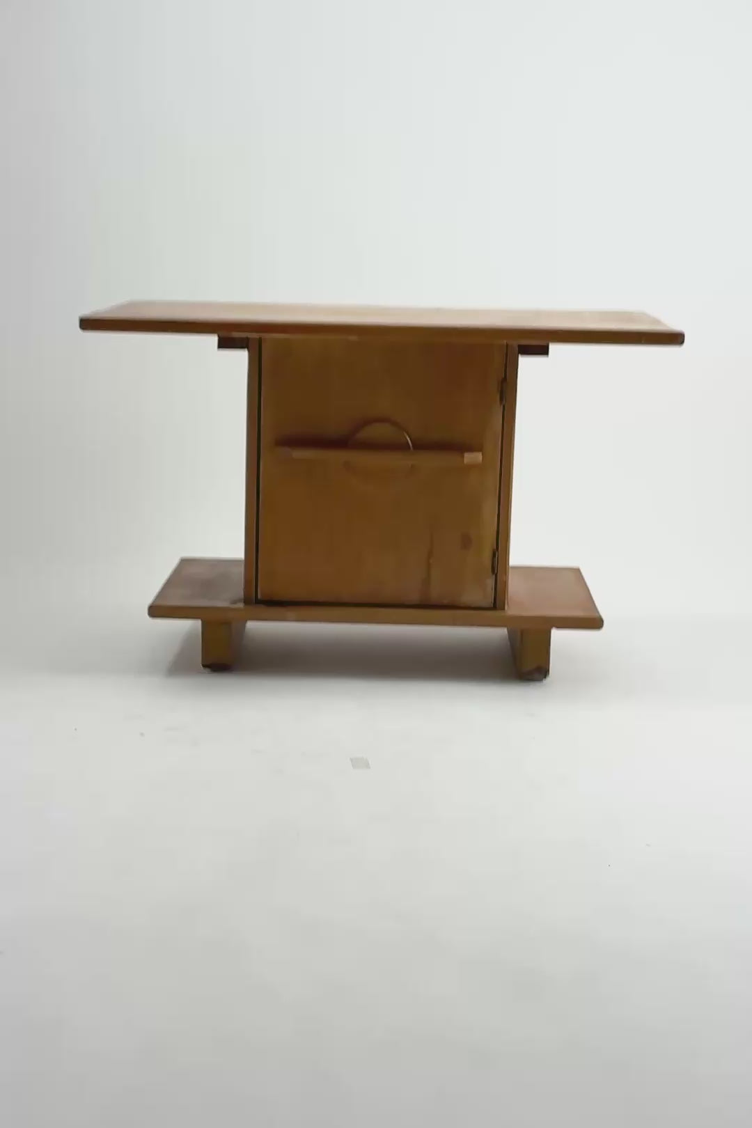 Load video: Wooden Side Table with Cabinet / 収納付きサイドテーブル