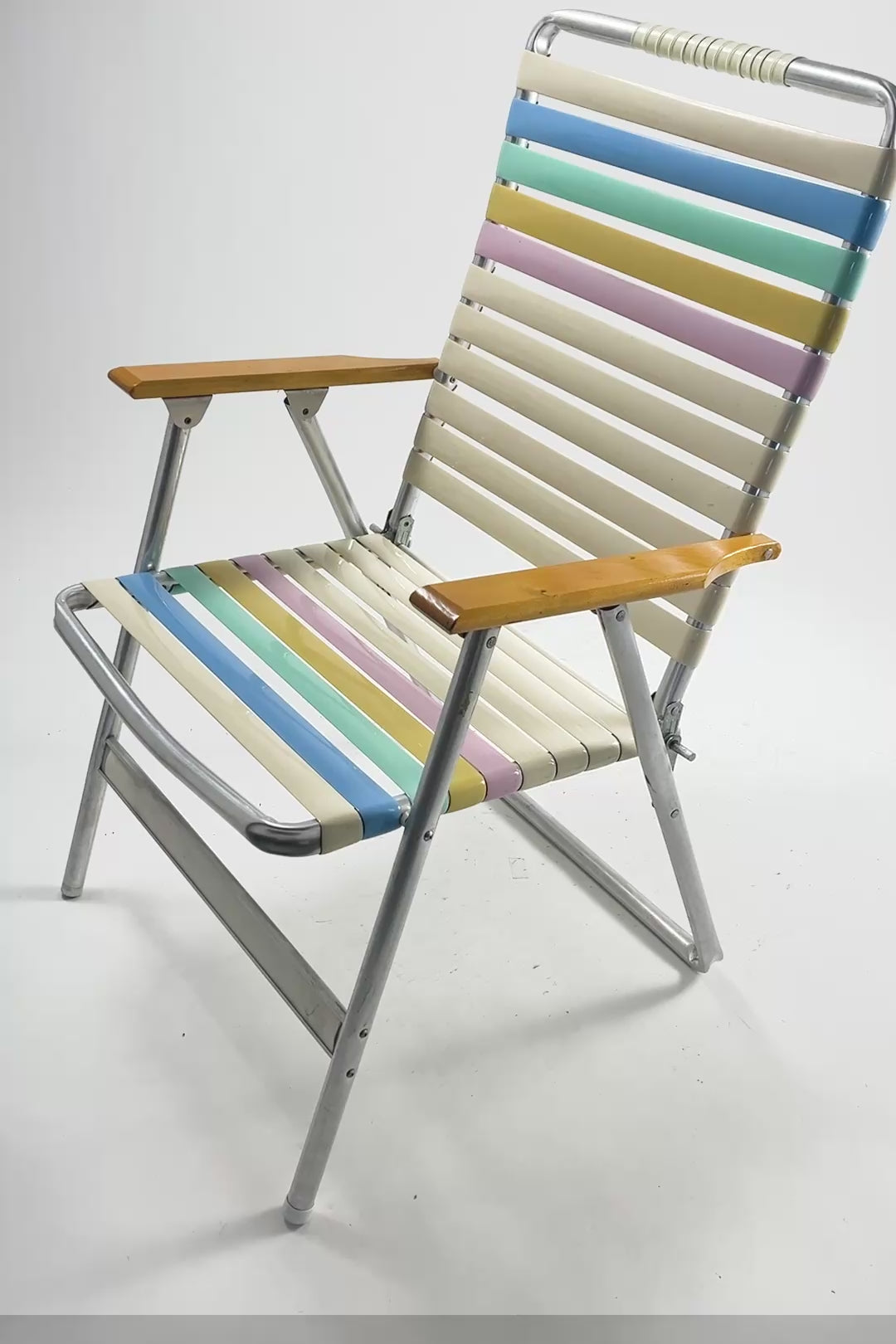 ビデオを読み込む: Folding Chair with Armrests / アーム付き折りたたみ椅子