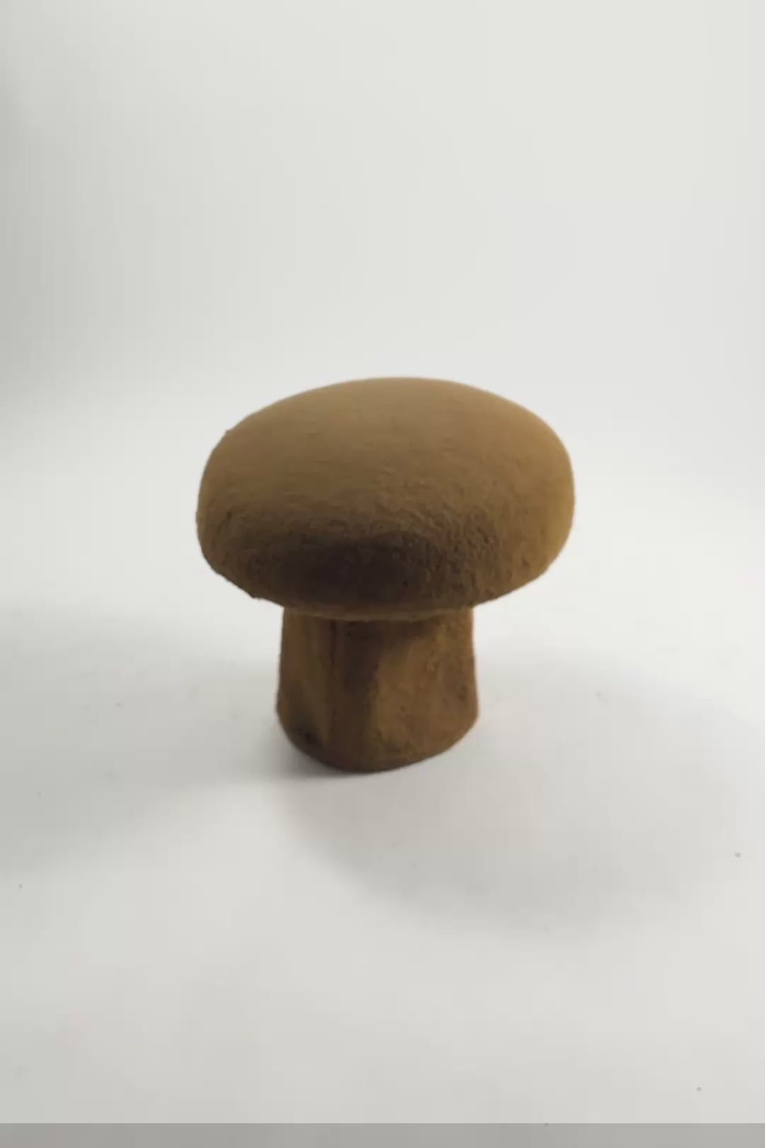 Load video: Mushroom Stool / マッシュルームスツール