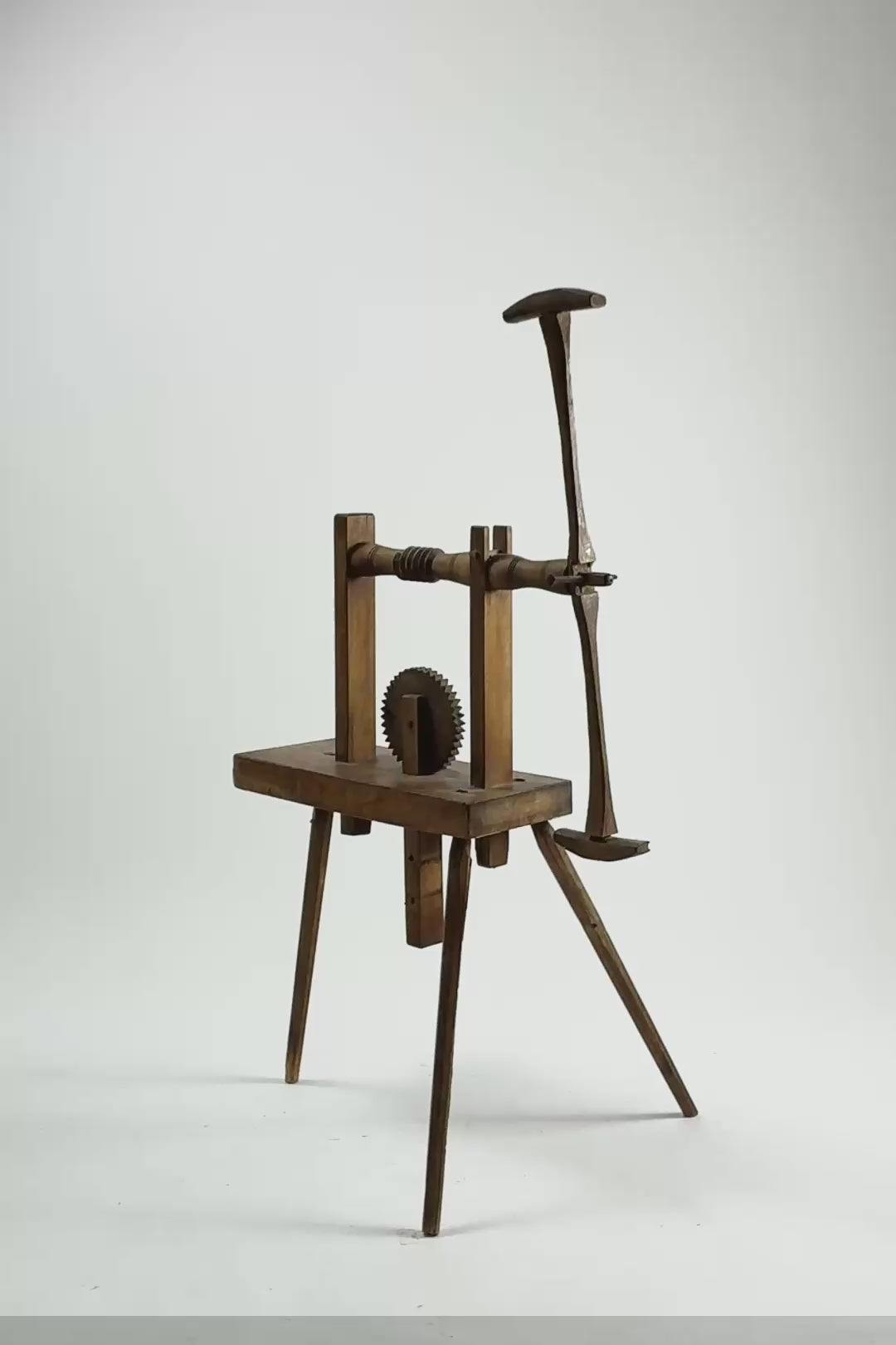 Load video: Vintage Wood Yarn Winder / 糸巻き機