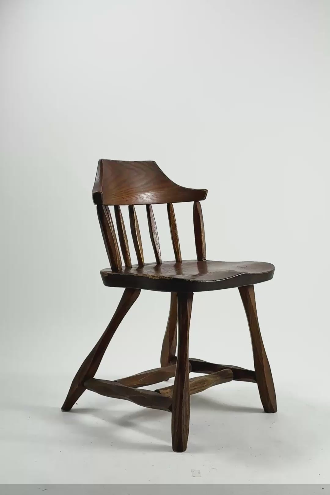 ビデオを読み込む: Vintage Wooden Chair / 木製チェア